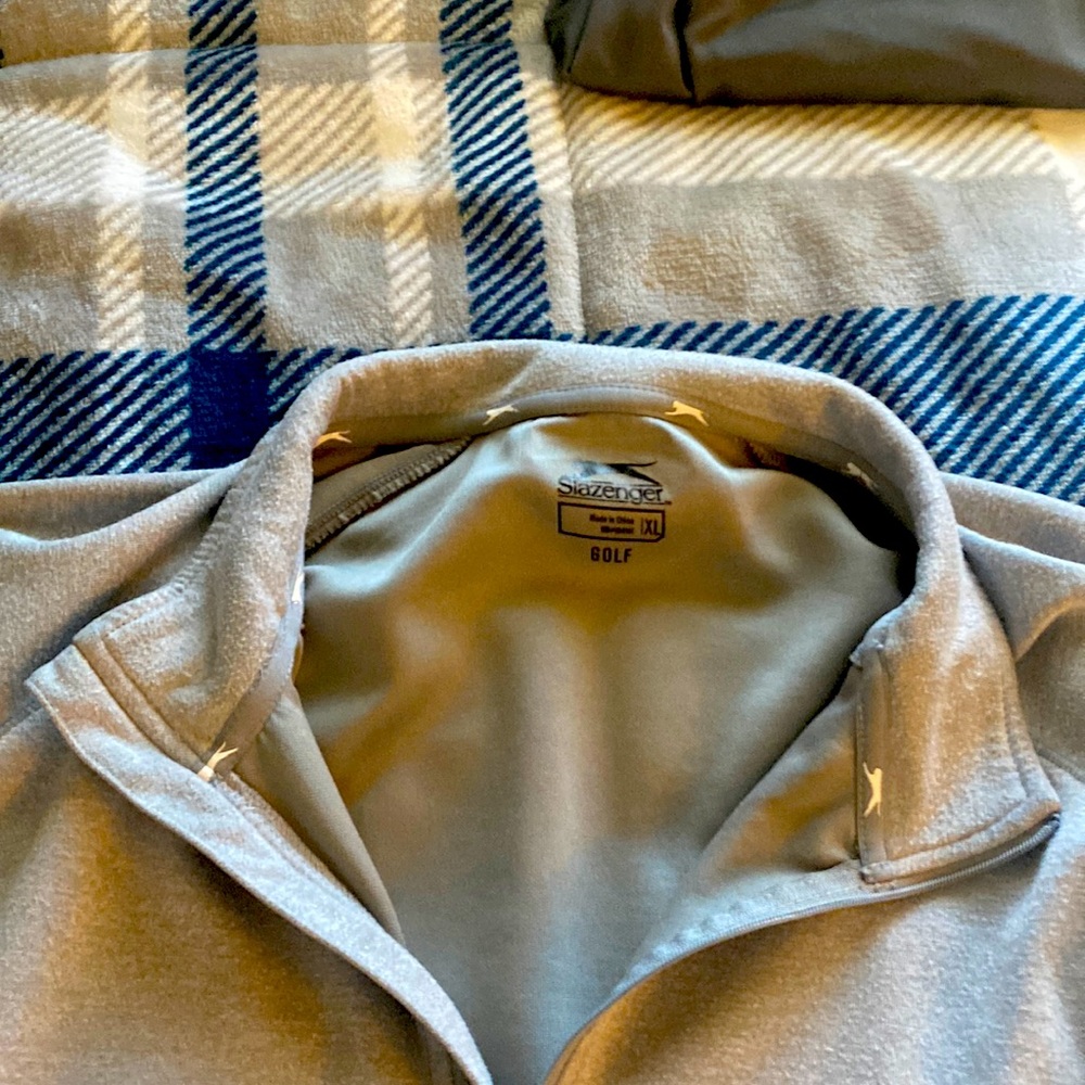 Slazenger 1/2 zip pullover gray sweatshirt. Mens golf size Xl.